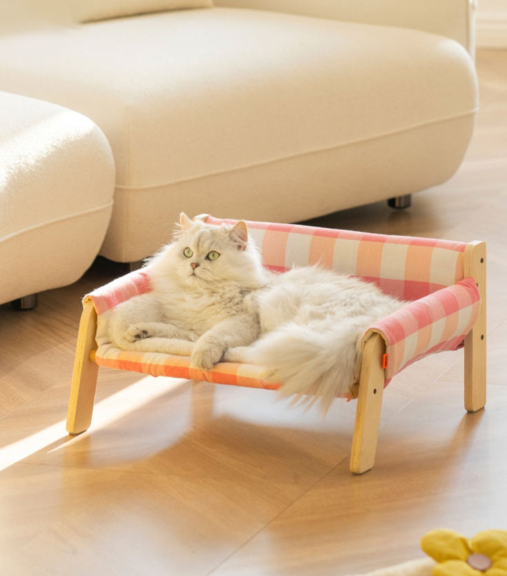 Wooden Checkered Cat Armchair