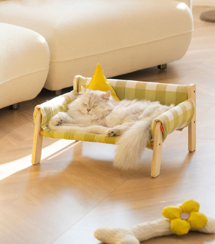 Wooden Checkered Cat Armchair